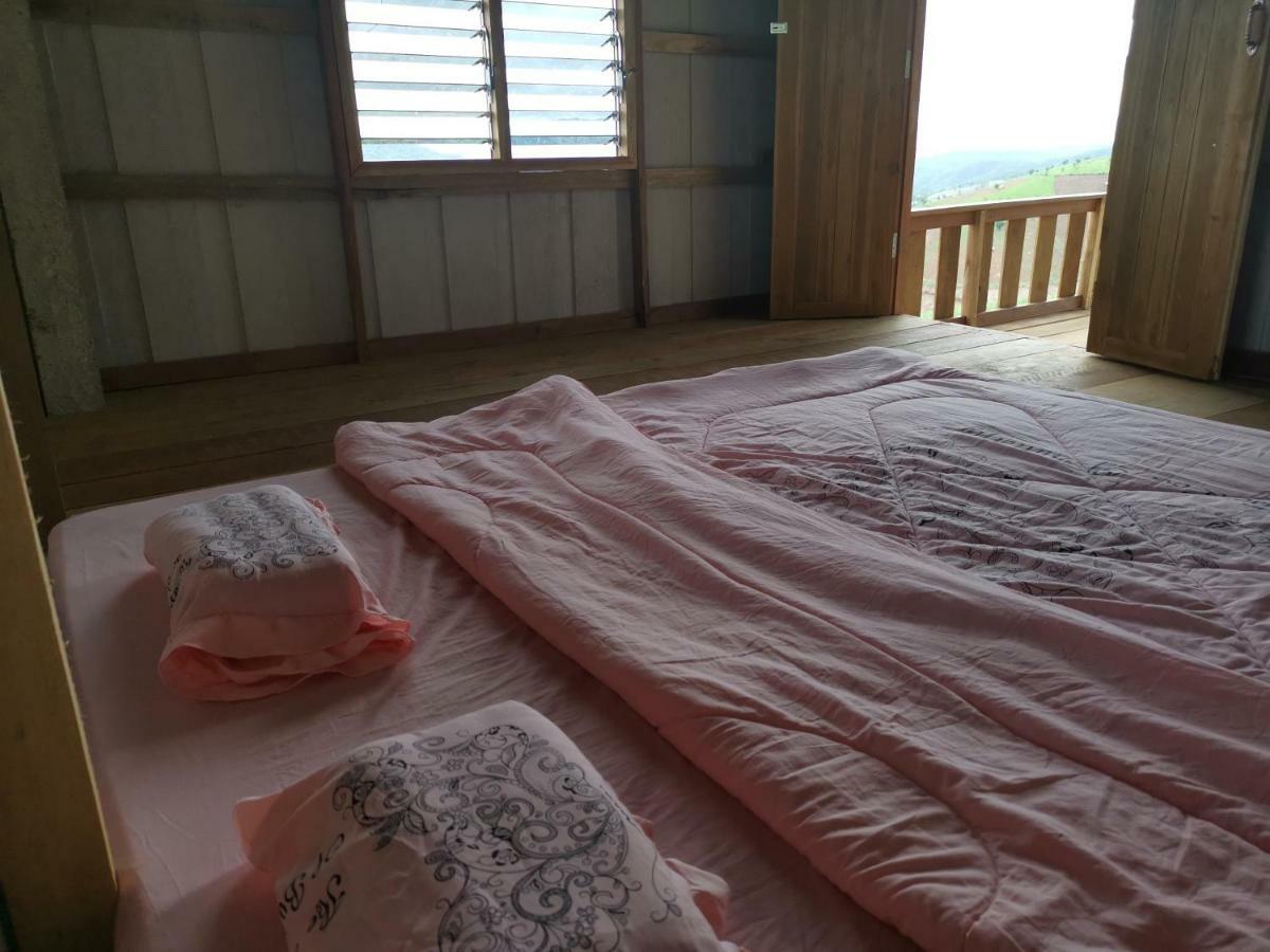 บ้านยอดแก้ว​ 360​ ​ํ​ ชีวิตริมนา​ ป่าบงเปียง Mae Chaem Luaran gambar